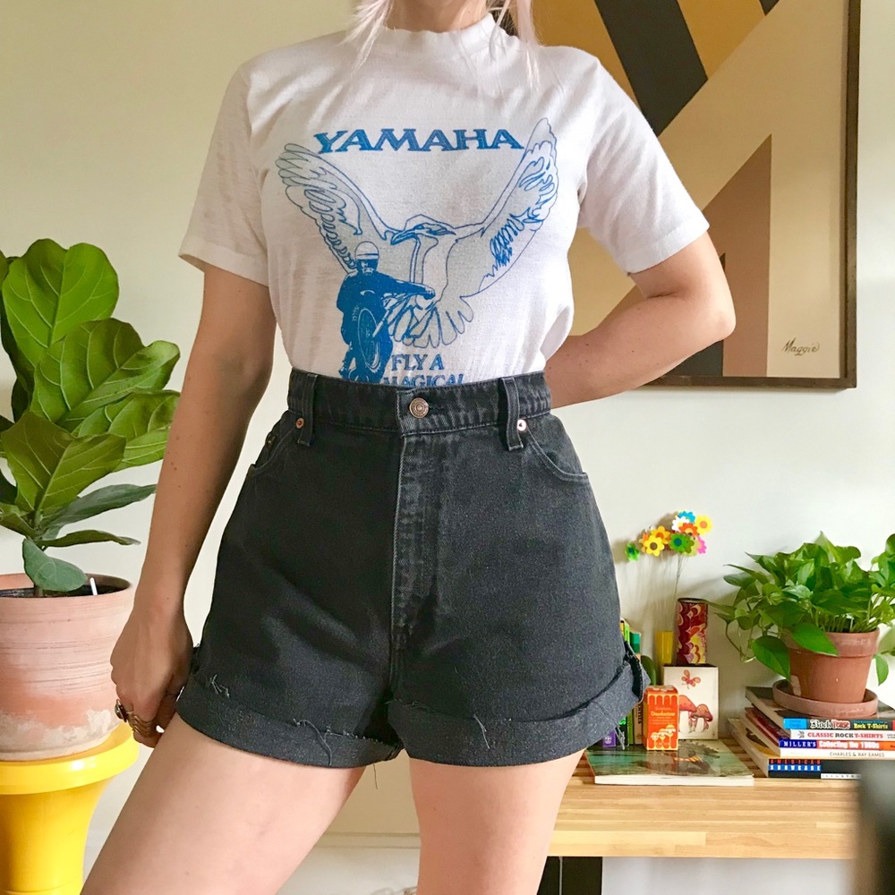 Vintage 90s Levi’s black cut off jean shorts 31/32 - Picture 1 of 6